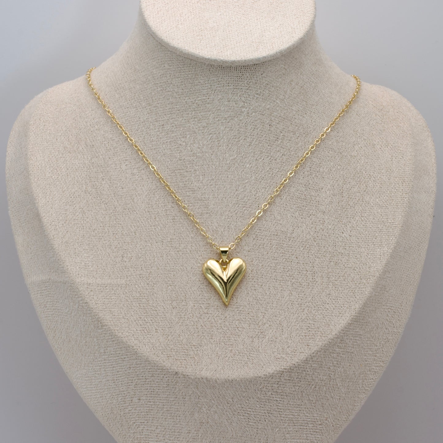Cadena con Corazón Dorado