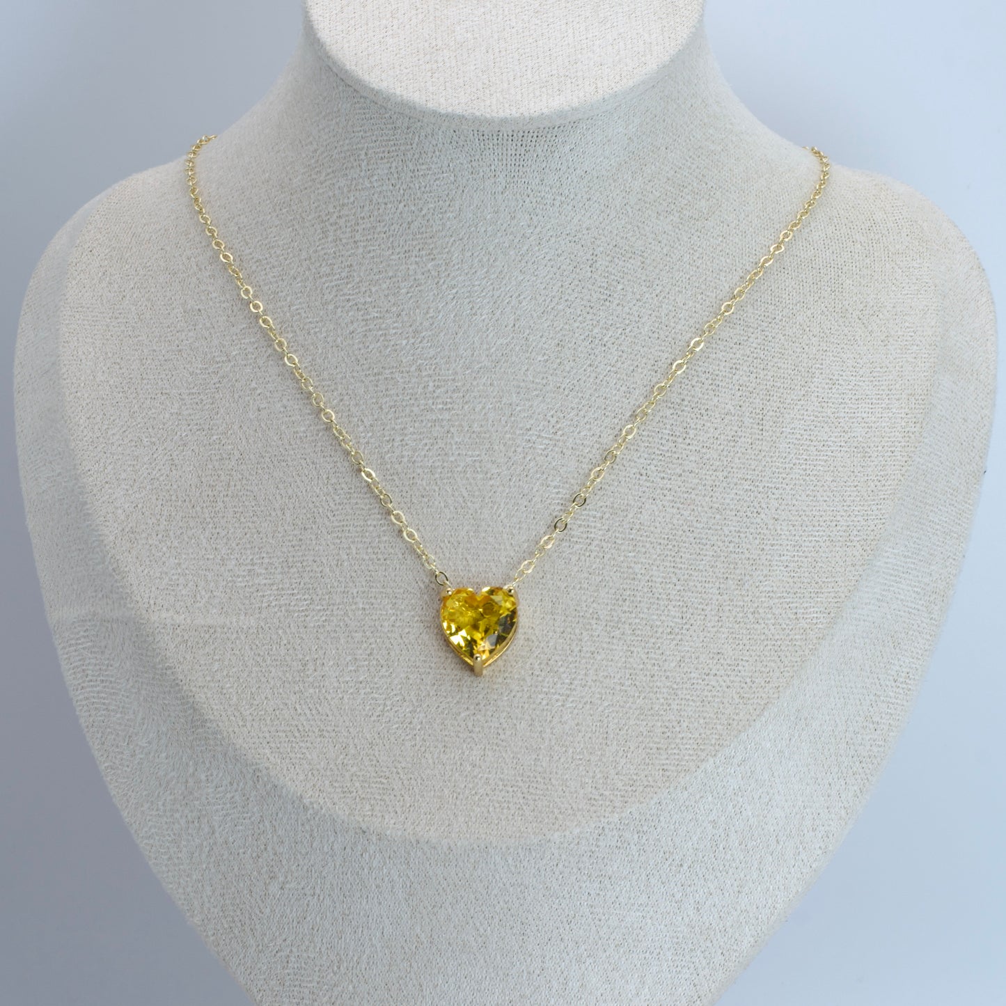 Cadena con Corazón de Zirconias