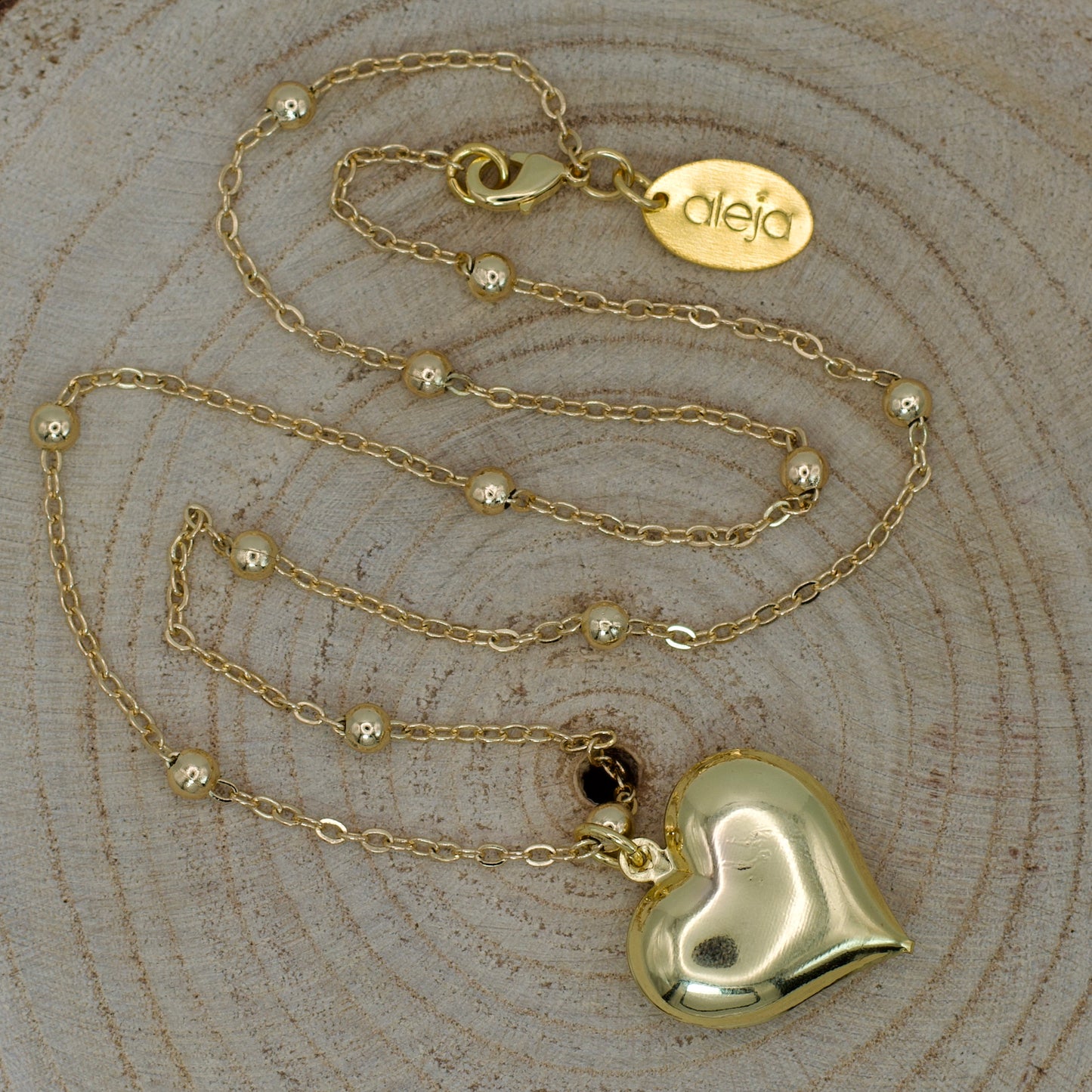 Chain with inflated heart