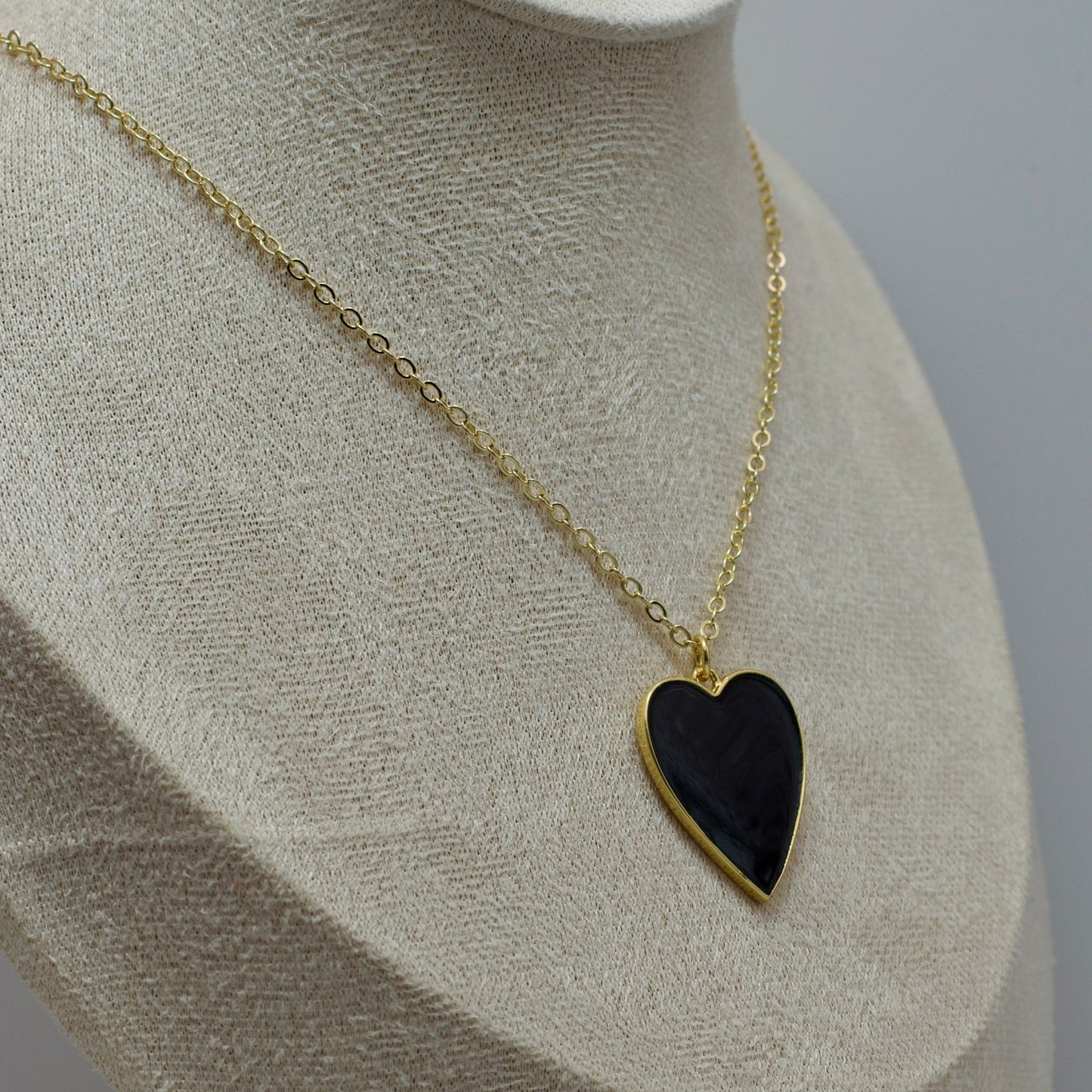 Cadena con Corazón Negro