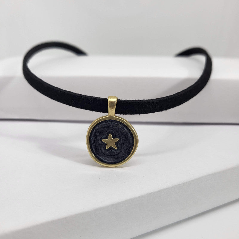 Choker Terciopelo Negro con Colgante de Estrella