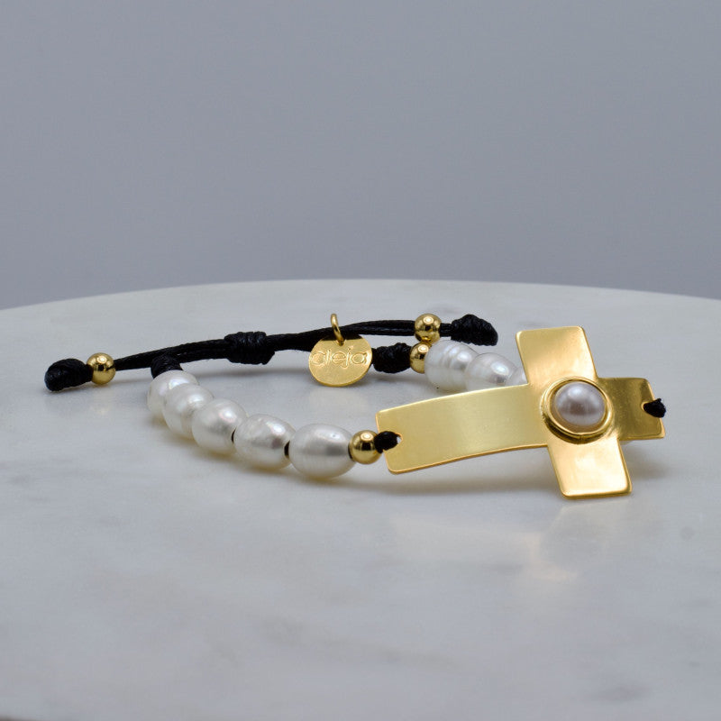 Pulsera en Perlas Cultivadas con Cruz en Baño de Oro