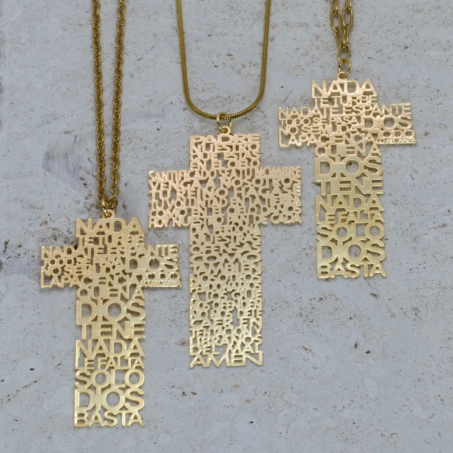 Nuestras Maxi Cruz del Padre Nuestro y Santa Teresa en distintos modelos de cadena