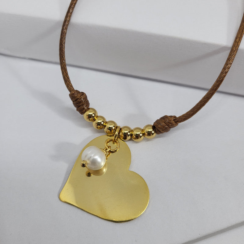 Collar de Hilo Encerado con Colgante de Corazón, Perla Cultivada y Balines de Acero