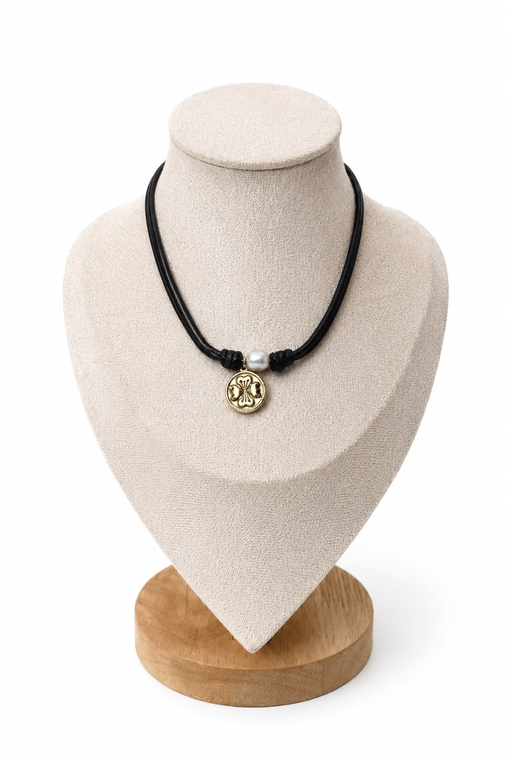 Collar Amuleto Dorado